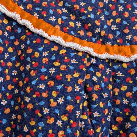 Vintage Mushroom Print Dress - Picture 2 of 3